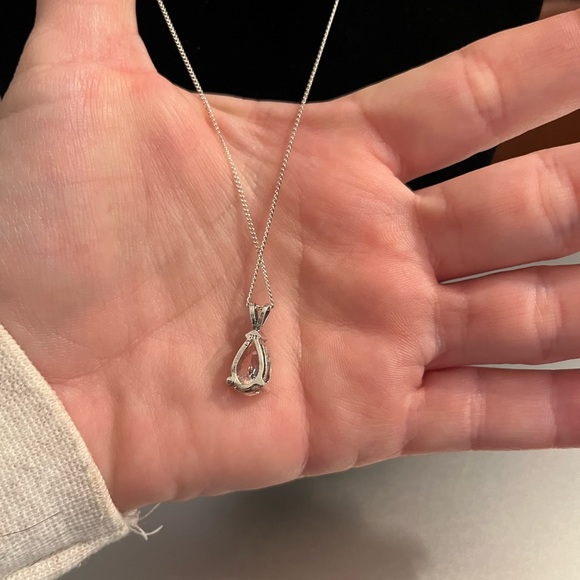 Ladies pear shape CZ sterling silver pendant - Picture 3 of 5